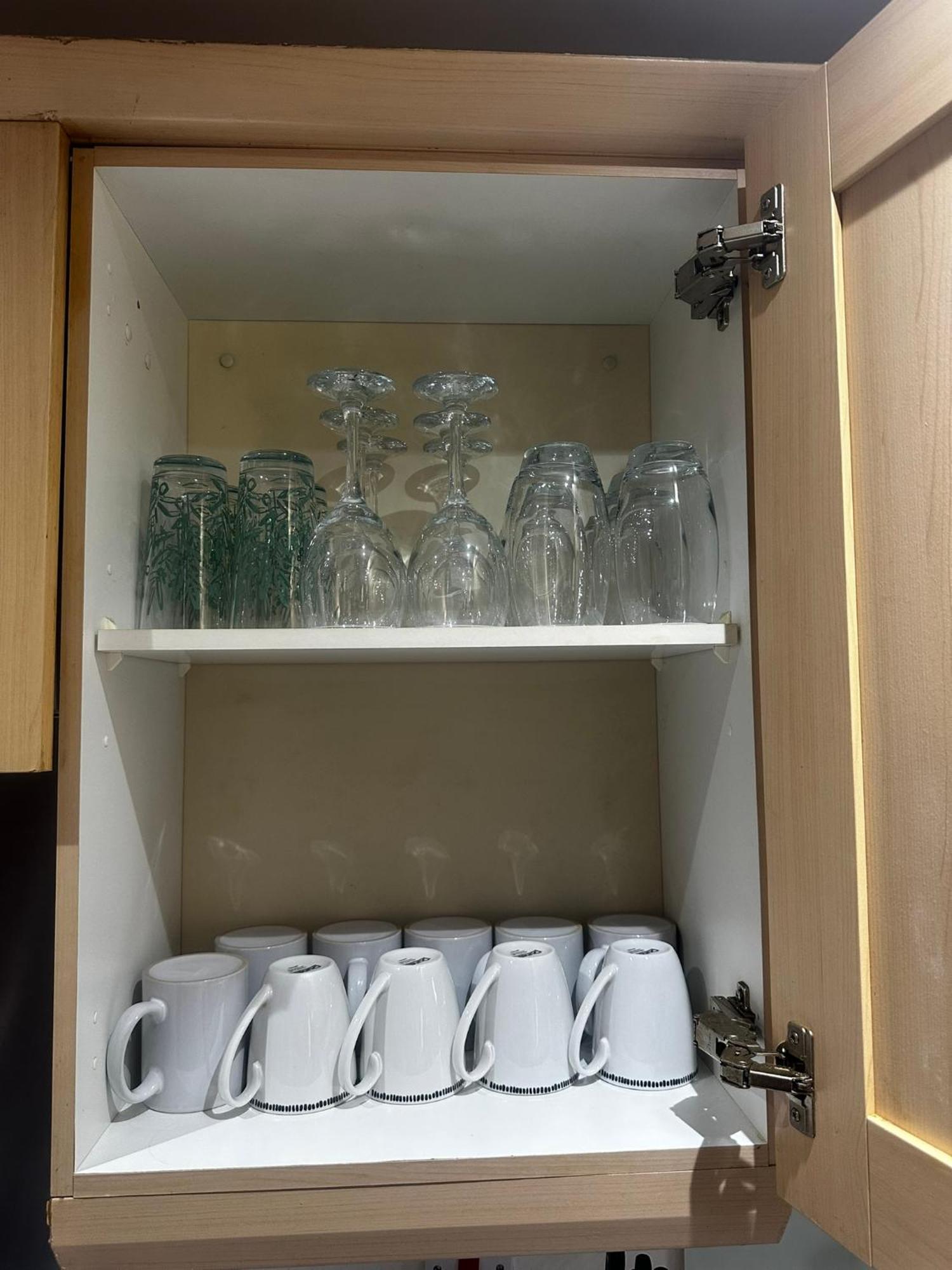 London 2 Bed 2 Bath Apartment Holiday Home - Free Parking - 3Min Walk To The Train Station - 19Min To London Liverpool Street 5Min To Victoria Line 1Gb Broadband Super Fast Internet Ground Floor 100S Of Shops Restaurants Bakeries 24-Hour Asda Superst Exterior foto